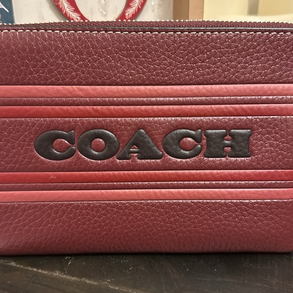 NWT COACH WRISTLET POUCH PEBBLED LEATHER ZIP BLACK BURGUNDY TAN - Picture 2 of 5